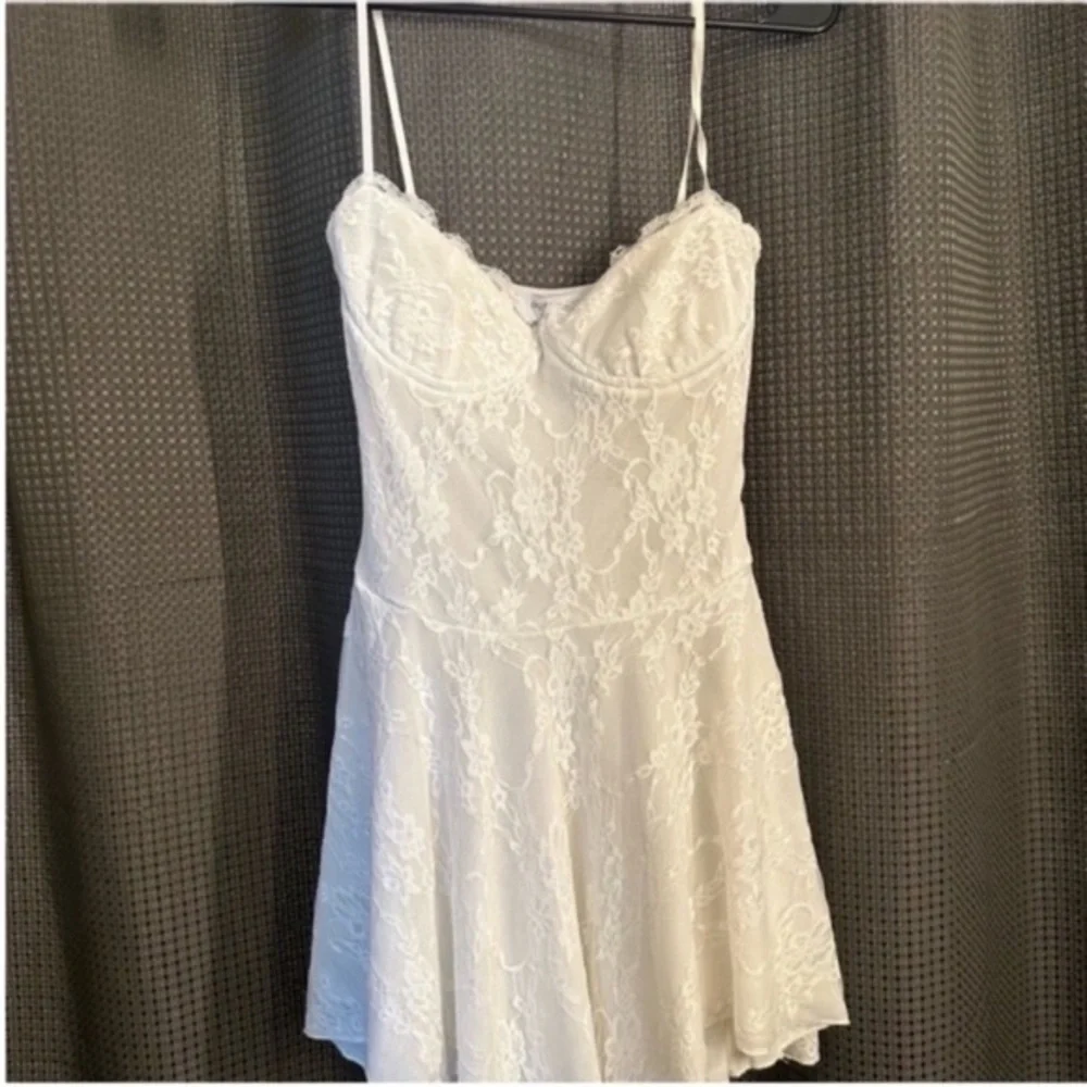 Elegant White Lace Mini Dress